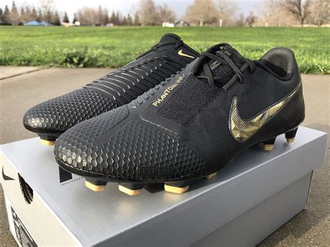 nike venom cleats